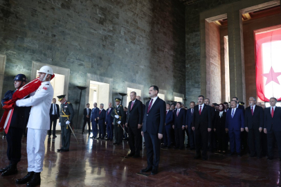 Devlet erkanı Anıtkabir’de!