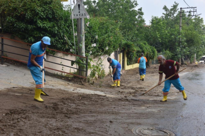 Bursa Yıldırım'da yağmur mesaisi