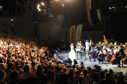 Bursa Festivali'nde büyüleyici gece