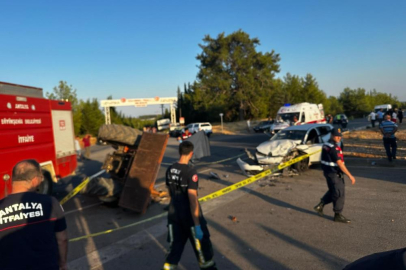 Kontrolden çıkan otomobil traktöre çarptı: 1 ölü