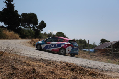 Ralli pilotları Gemlik'te rüzgar gibi esti