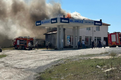 Eflani'de çatı yangını büyümeden söndürüldü