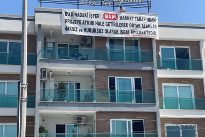 Apartman sakinlerinden BİM’e pankartlı protesto