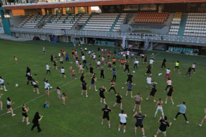 Nilüferliler zumba ile hem eğlendi hem spor yaptı