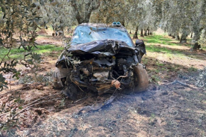 Bursa'da feci kaza! Hurdaya dönen araçtan sağ çıktı