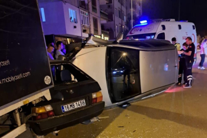 Bursa'da  kontrolden çıktı, park halindeki otomobillere çarptı