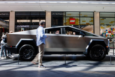 Tesla, 27 bin Cybertruck aracını geri çağırıyor