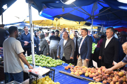 Varank ve Yılmaz pazarcı esnafı ile buluştu