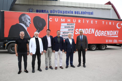 Cumhuriyet Tırı 29 Ekim coşkusunu Bursa'ya yayıyor