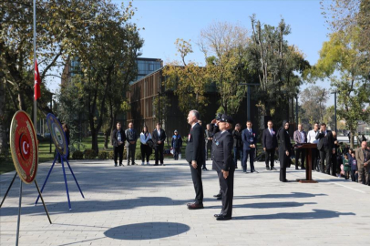 İnegöl’de Cumhuriyet Bayramı coşkusu çelenk töreniyle başladı