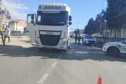 Bursa'da TIR'ın çarptığı genç hayatını kaybetti