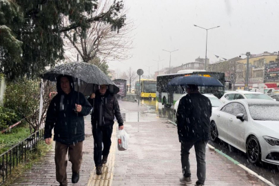 Bursa'da kent merkezi beyaza büründü