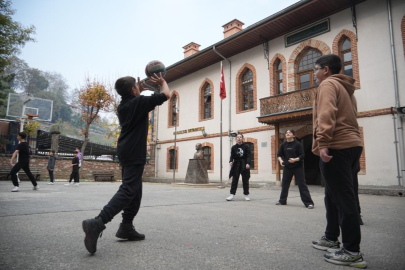 Başka örneği yok...Bursa’daki okul 556 yıldır eğitim veriyor