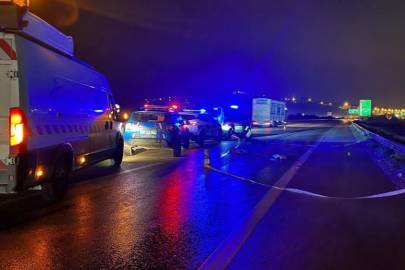 Bursa'da otobanda yolun karşısına geçmek isterken TIR'ın altında kaldı: 1 ölü