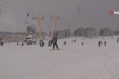 Yılbaşı öncesi Uludağ’da pistler doldu taştı