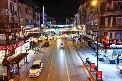 Bursa caddeleri ‘Ramazan’ için süslendi