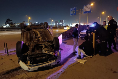 Bursa'da 3 aracın karıştığı zincirleme kazada 5 kişi yaralandı